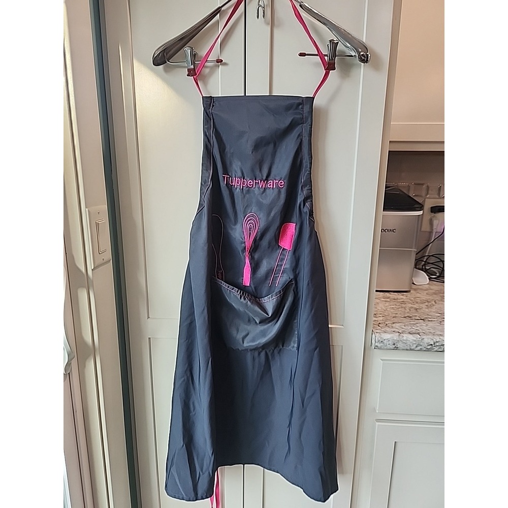 Tupperware Apron‎